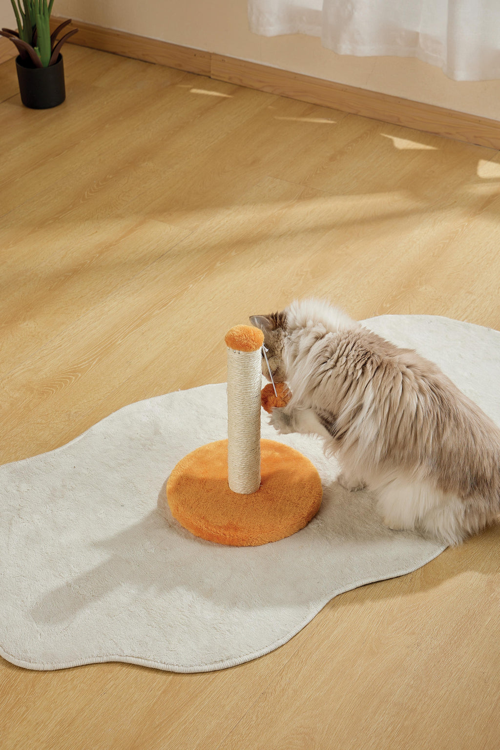 IL MIO PRIMO ALBERO PER GATTI Pompom Arancione